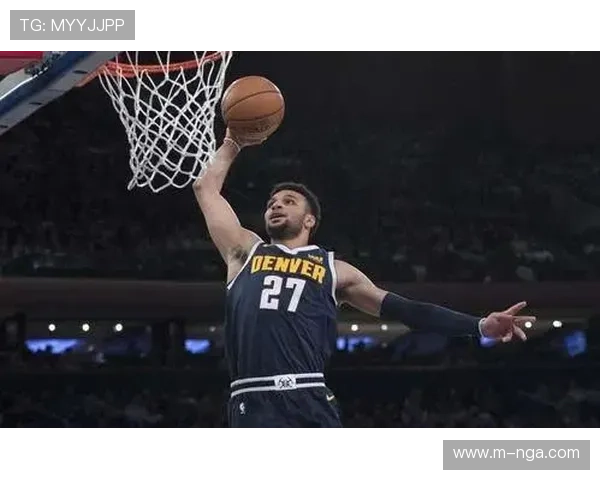 穆雷隔扣戈贝尔引爆社交媒体，掘金替补席沸腾